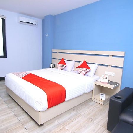 Oyo 592 Budget Hotel By The Harbour Padang Kültér fotó